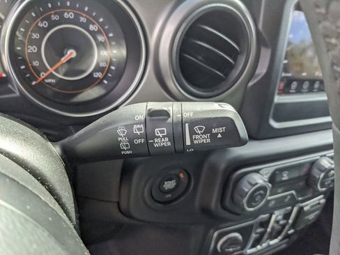 Used 2023 Jeep Wrangler Willys image 31