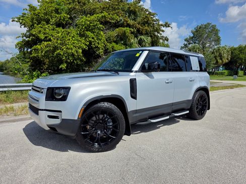 Certified 2024 Land Rover Defender 110 SE AWD/4WD image 1