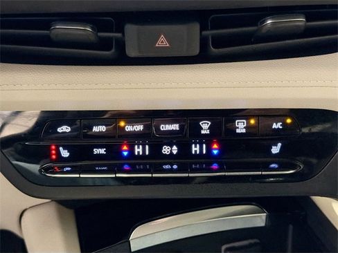 Used 2023 Buick Envision Essence image 13