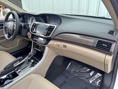 Used 2017 Honda Accord EX-L image 14