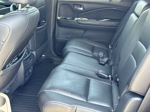 Used 2020 Honda Pilot Touring image 21
