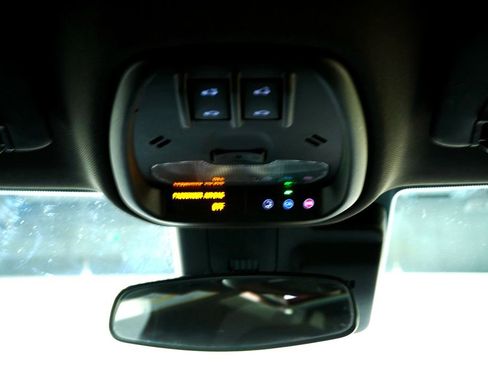 Used 2024 Chevrolet Trax RS w/ Sunroof Package image 20