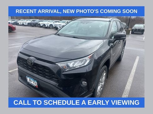 Used 2020 Toyota RAV4 XLE Premium image 1