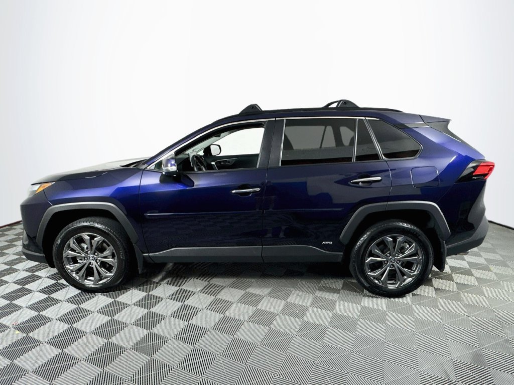 Used 2022 Toyota RAV4 Limited AWD/4WD image 4