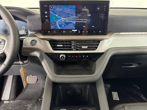 New 2026 Ford Explorer Active w/ Active Comfort Package RWD image 30