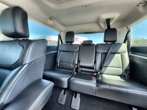 Used 2025 Ford Expedition Max Platinum AWD/4WD image 7