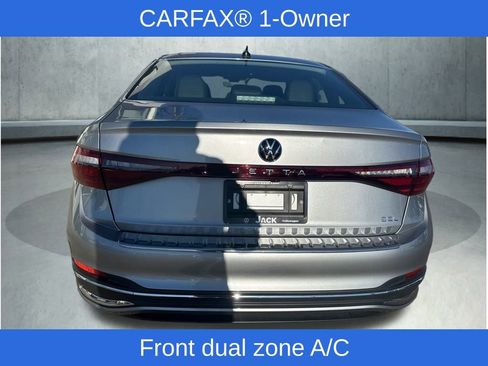 Used 2025 Volkswagen Jetta SEL image 4