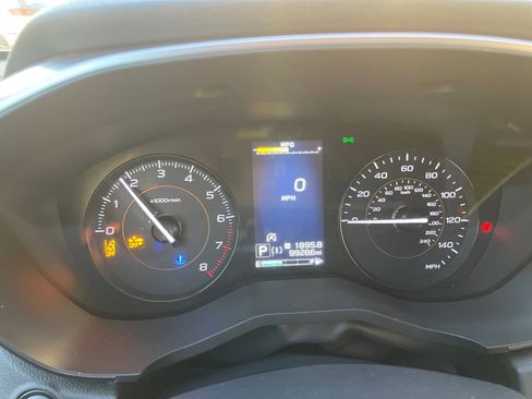 Used 2021 Subaru Crosstrek 2.0i Premium image 3