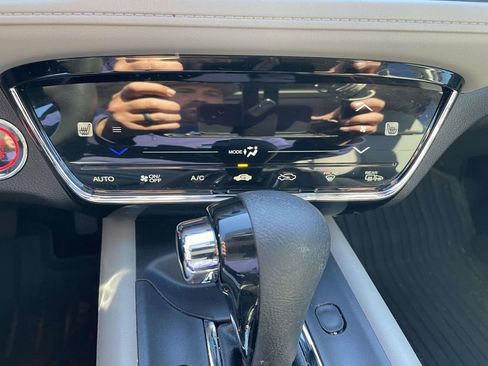 Used 2022 Honda HR-V EX image 41