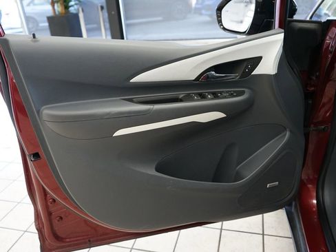 Used 2018 Chevrolet Bolt Premier w/ Driver Confidence II Package FWD image 25