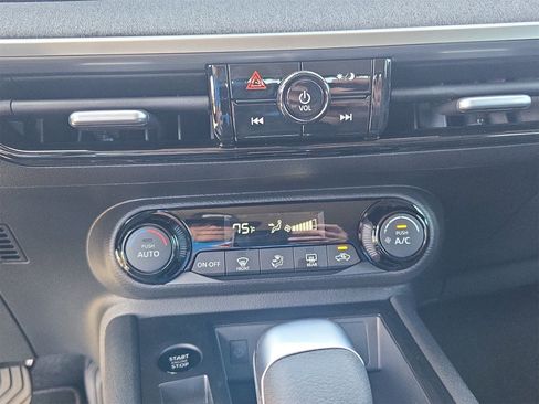 New 2026 Nissan Kicks SV w/ Charging Package FWD image 19