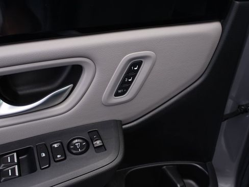 Used 2025 Honda Pilot Touring image 21