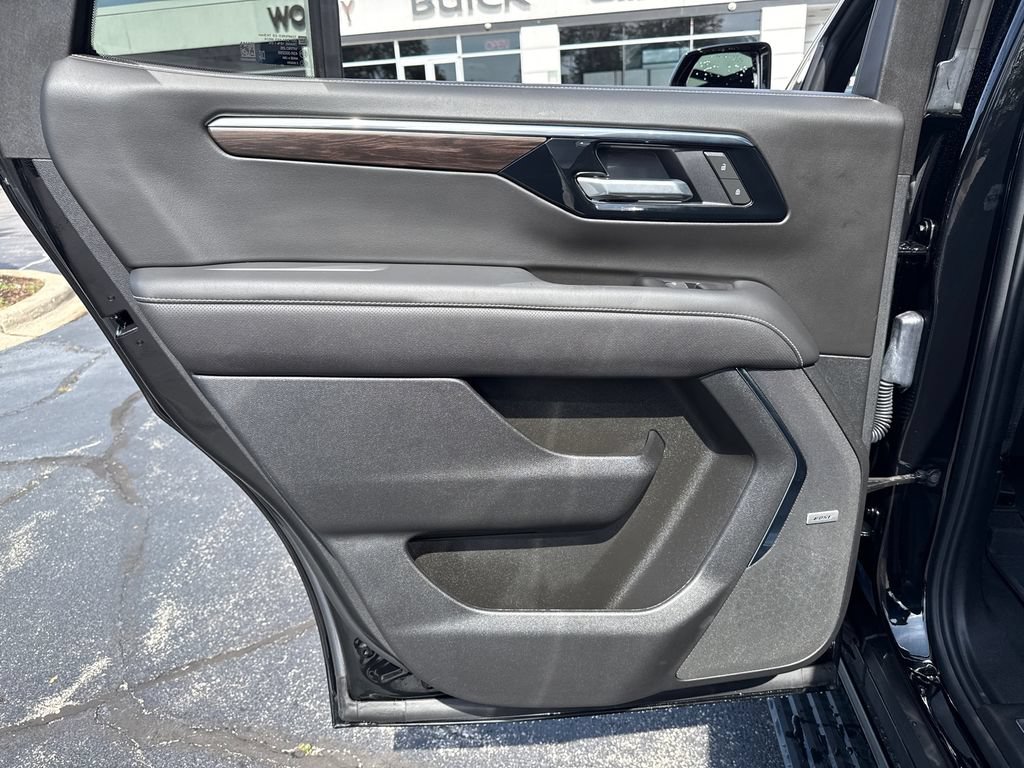 Certified 2025 Chevrolet Tahoe Premier AWD/4WD image 32