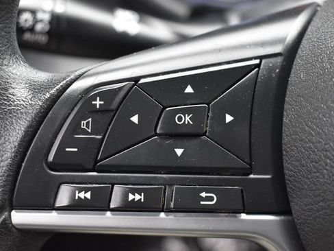 Used 2019 Nissan Kicks SV FWD image 8