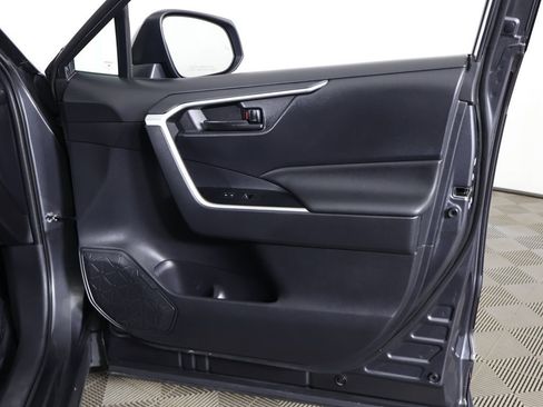 Used 2019 Toyota RAV4 LE image 21