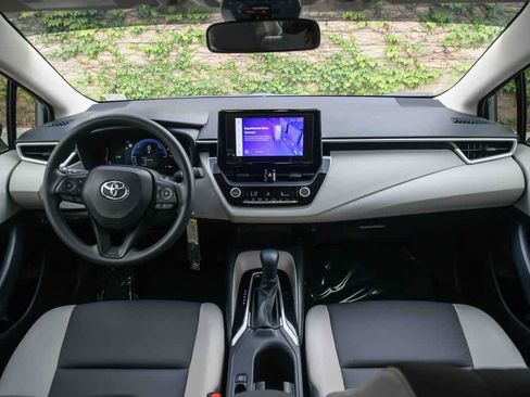 Certified 2026 Toyota Corolla LE FWD image 15