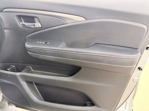 Used 2018 Honda Ridgeline Sport image 32