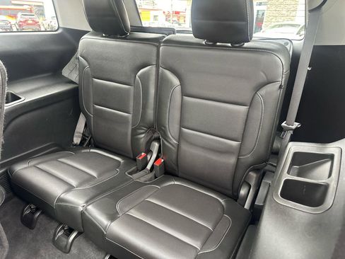 Used 2019 GMC Acadia SLT image 19