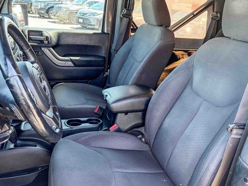 Used 2018 Jeep Wrangler Sport AWD/4WD image 15