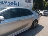 Used 2018 Toyota Camry SE image 2