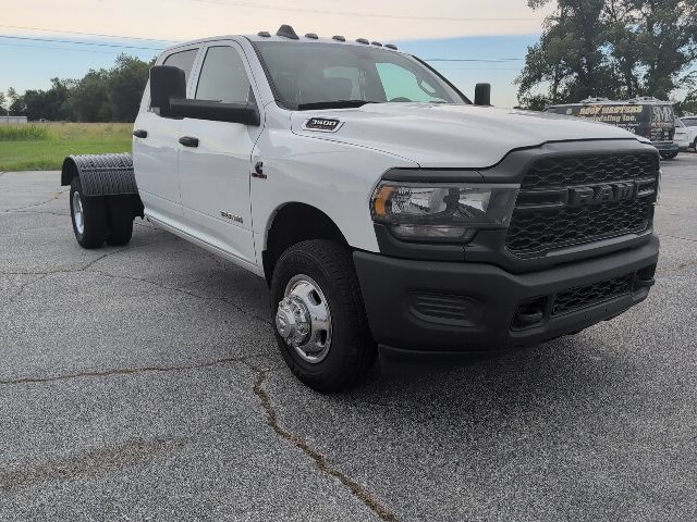 Used 2022 RAM 3500 Tradesman w/ Chrome Appearance Group AWD/4WD image 9