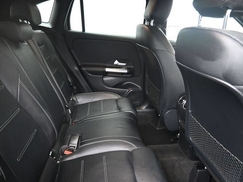 Used 2022 Mercedes-Benz GLA 250 4MATIC image 14