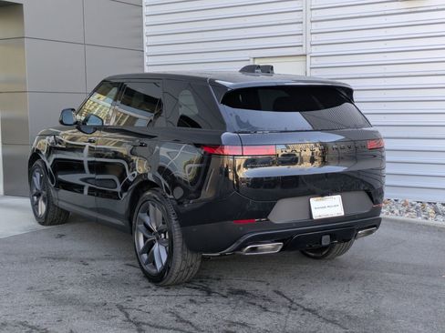 New 2026 Land Rover Range Rover Sport SE image 3