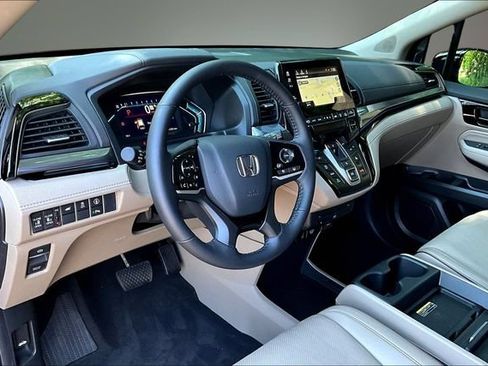 Certified 2024 Honda Odyssey Elite image 17