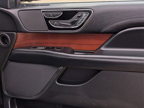 Used 2021 Lincoln Navigator Reserve image 36