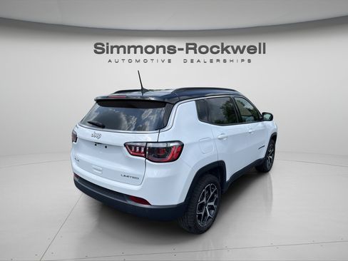 Used 2025 Jeep Compass Limited AWD/4WD image 5
