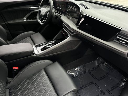 Used 2025 Audi SQ5 Premium Plus image 13
