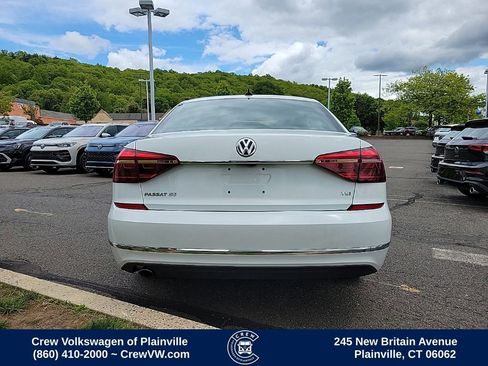 Used 2018 Volkswagen Passat 2.0T SE FWD image 29