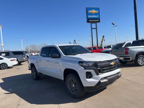Used 2024 Chevrolet Colorado LT w/ LT Convenience Package II image 6