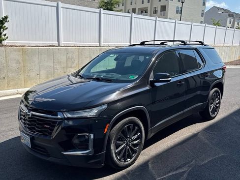 Used 2023 Chevrolet Traverse RS AWD/4WD image 1