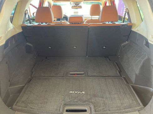 Used 2025 Nissan Rogue Platinum w/ Tech Package image 10