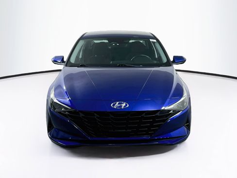 Used 2023 Hyundai Elantra SEL w/ Convenience Package FWD image 2