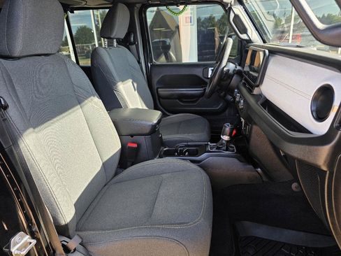 Used 2024 Jeep Gladiator Sport AWD/4WD image 19
