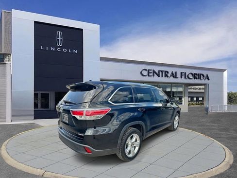 Used 2016 Toyota Highlander Limited FWD image 3
