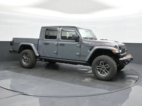 Used 2025 Jeep Gladiator Mojave AWD/4WD image 25