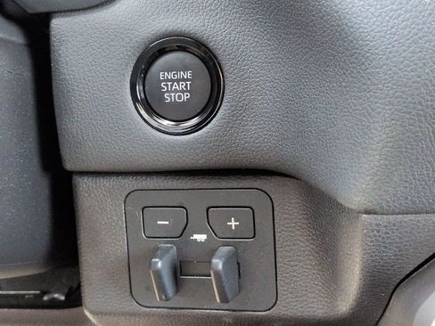 Used 2026 Toyota Tundra Limited AWD/4WD image 26