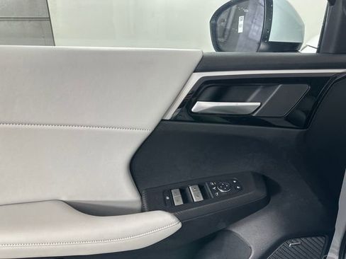 New 2026 Mitsubishi Outlander SE AWD/4WD image 19