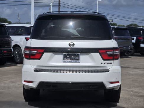 Used 2023 Nissan Armada Platinum w/ Captain's Chairs Package RWD image 5