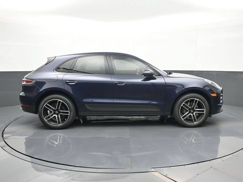 Certified 2021 Porsche Macan AWD/4WD image 21