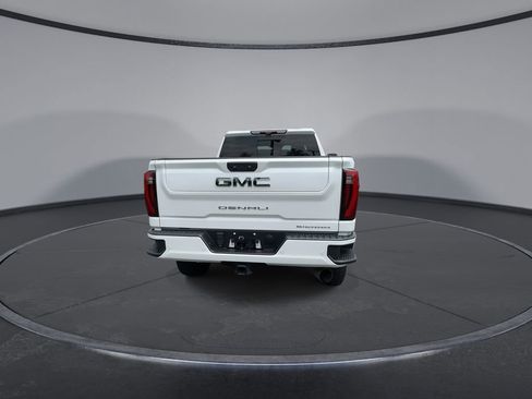 Used 2024 GMC Sierra 2500 Denali Ultimate AWD/4WD image 8