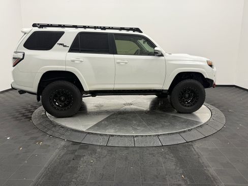 Used 2019 Toyota 4Runner TRD Off-Road Premium AWD/4WD image 8
