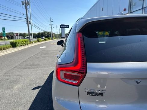 Certified 2025 Volvo XC40 B5 Plus AWD/4WD image 10