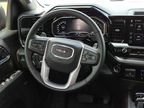 Used 2025 GMC Sierra 1500 SLT w/ SLT Premium Plus Package AWD/4WD image 21
