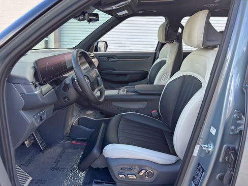 Used 2024 Kia EV9 GT-Line AWD/4WD image 17