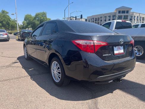 Used 2017 Toyota Corolla LE image 3