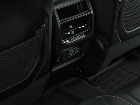 Used 2023 Jeep Grand Cherokee Altitude AWD/4WD image 7